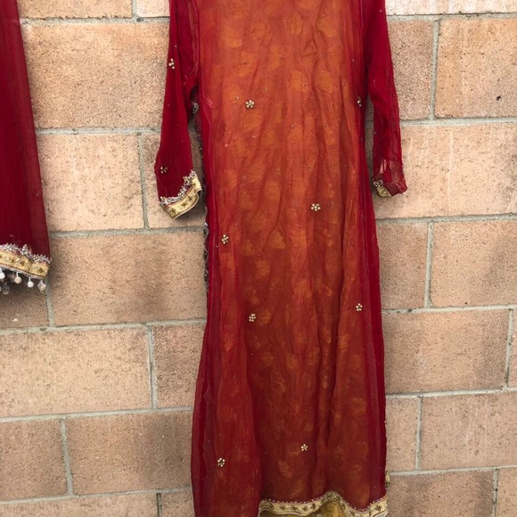 Red and gold Pakistani party wear. - Picture 6 of 8